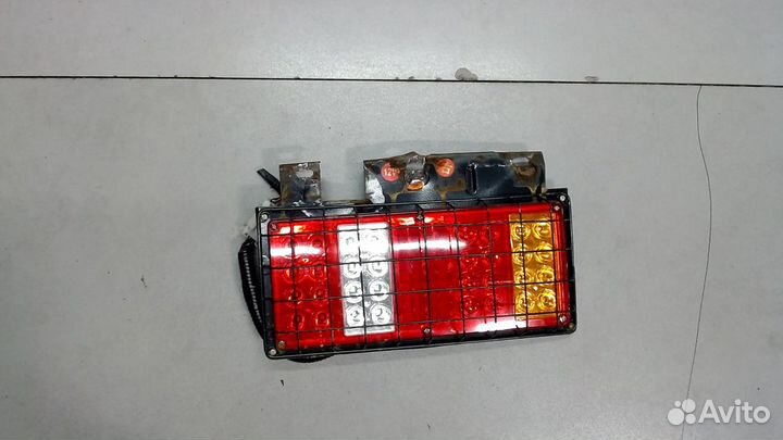 Фонарь (задний) Nissan Navara, 2001