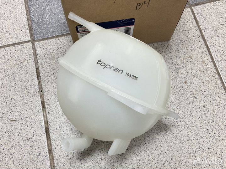 Расширительный бачок vw passat B3 B4 golf 2,3