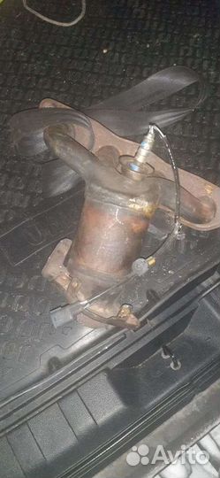Коллектор выпускной с катализатором и лямбда-зонд