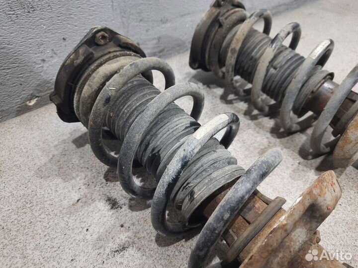 Передняя стойка в сборе WV Passat CC B6 B7