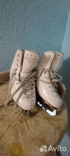 Фигурные коньки risport Antares 190