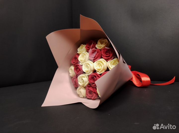 Розы из Белого Шоколада - 19 шт в Букете