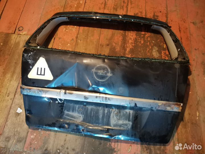 Opel zafira b задняя дверь