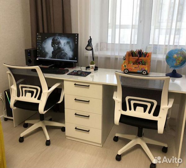 Компьютерное кресло белое