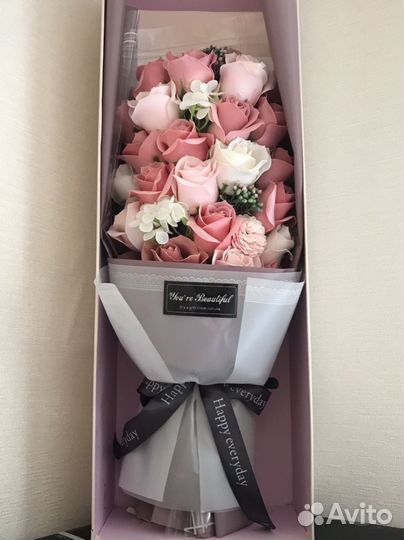 Медвежата и букет из мыла