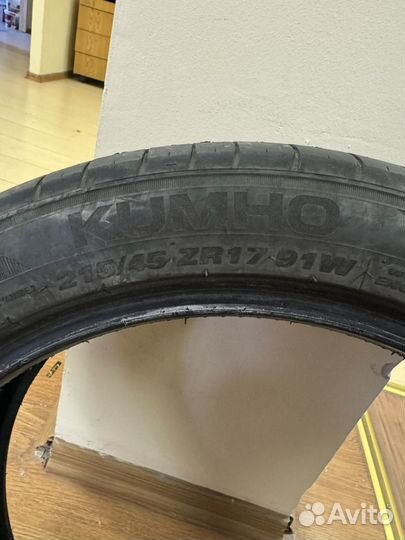 Kumho Ecsta HS52 215/45 R17 91W