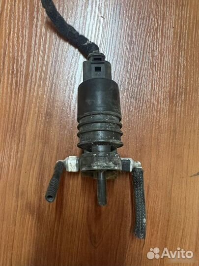 Насос омывателя Volkswagen Passat B6