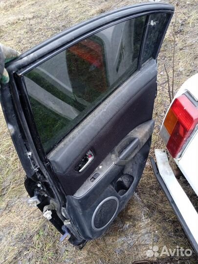 Дверь правая mazda 3 седан