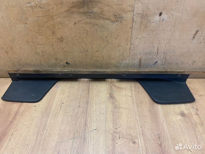 Накладка заднего бампера Volkswagen Amarok 2010+