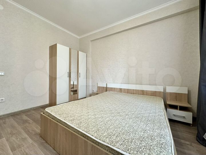 2-к. квартира, 65 м², 8/18 эт.