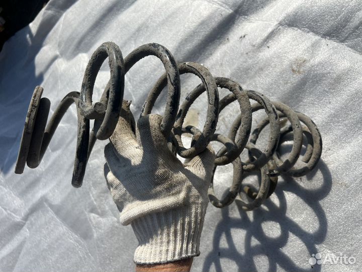 Пружина подвески задняя Volkswagen Golf Plus