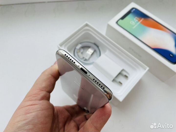 iPhone X, 64 ГБ