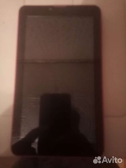 Планшеты в количестве 3 штук