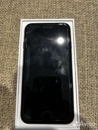 iPhone SE (2022), 64 ГБ