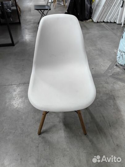 Стул Eames белый