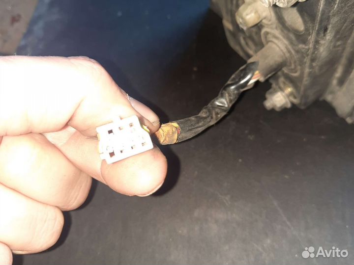 Зеркало правое Mitsubishi cedia