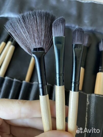 Набор кистей для макияжа в чехле