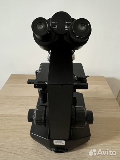Тринокулярный микроскоп Levenhuk 870T