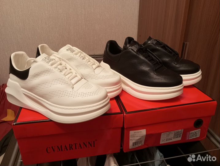 Кроссовки кожа новые