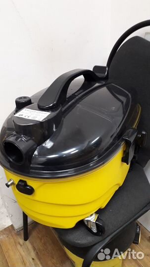 Моюший пылеводосос Керхер (аналогzn 1100)