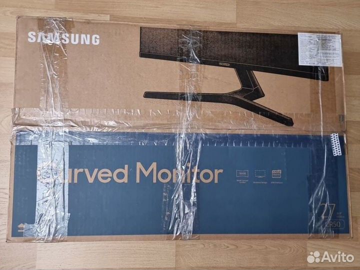 Монитор Samsung C27R500FHI