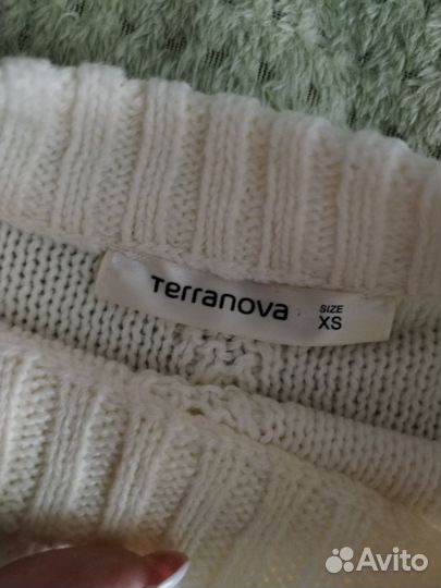 Свитер женский