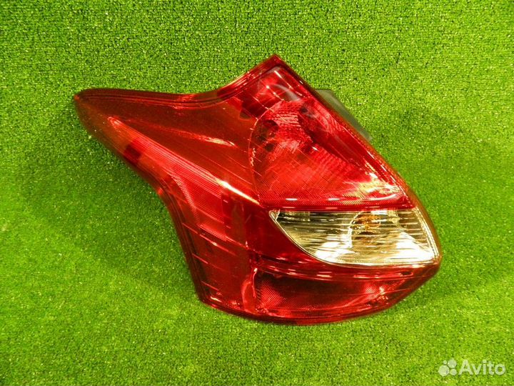 Фонарь задний левый хб Ford Focus 3 новый