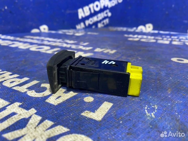 Кнопка обогрева заднего стекла Kia Shuma 2 лифтбэк