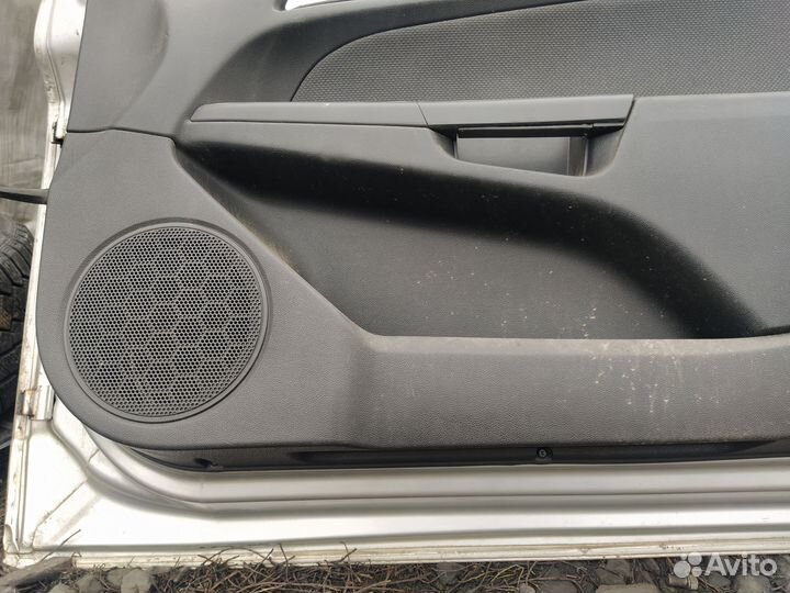 Дверь передняя правая Opel Astra H