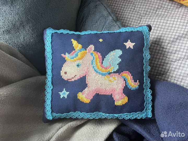 Детская подушка с единорогом