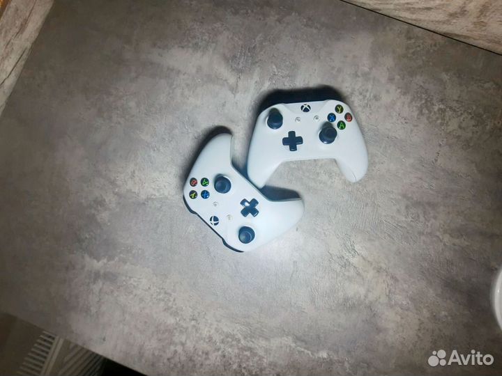 Хбокс one s + kinect 2 геймпад+3игры