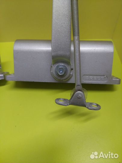 Доводчик дверной