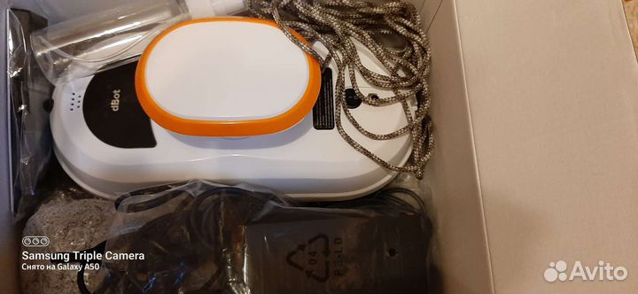 Робот мойщик окон новый dBot W100