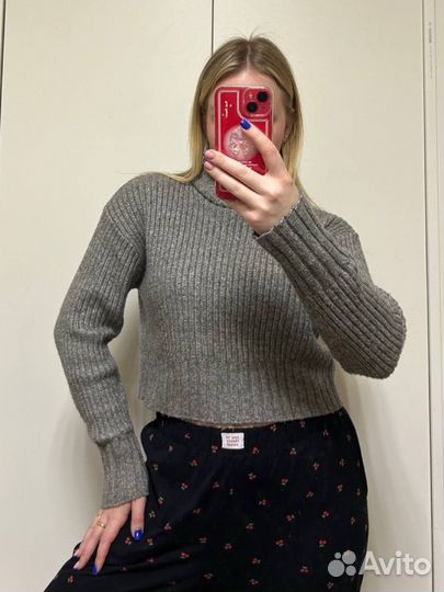 Свитер женский