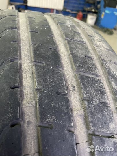 Pirelli P Zero 255/35 R19 и 285/30 R19 98Y