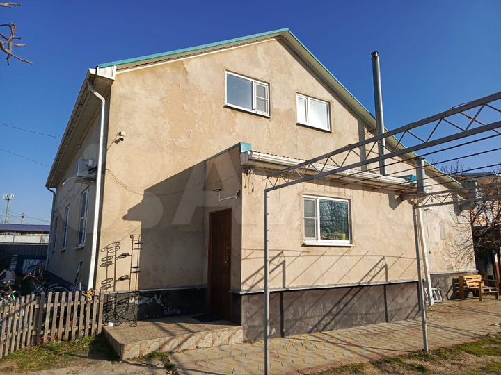 Дом 220 м² на участке 10 сот.