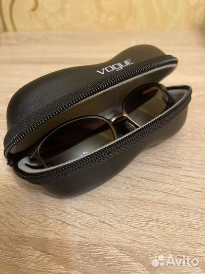 Солнцезащитные очки женские брендовые