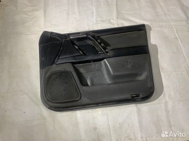 Обшивка двери передняя правая Toyota Land Cruiser