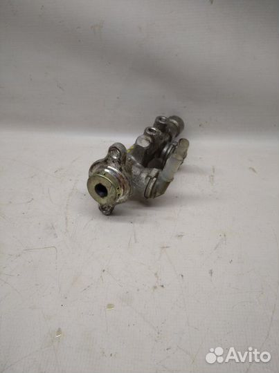 Главный тормозной цилиндр Nissan Vanette KMC22