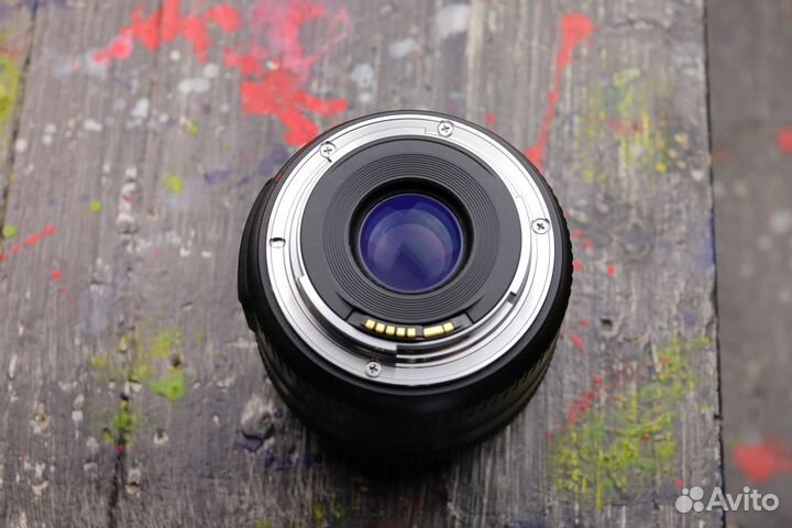 Canon EF 35mm f/2 IS USM s/n 276