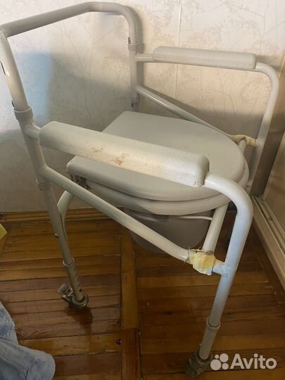 Санитарный стул-туалет