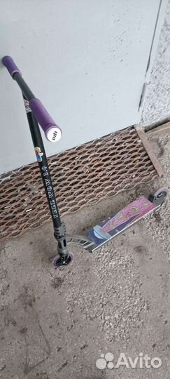 Трюковой самокат yezz stant pro