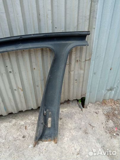 Volkswagen Golf 6 правая стойка лобового стекла