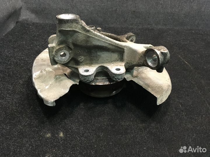 Кулак задний левый BMW F02 33326796497