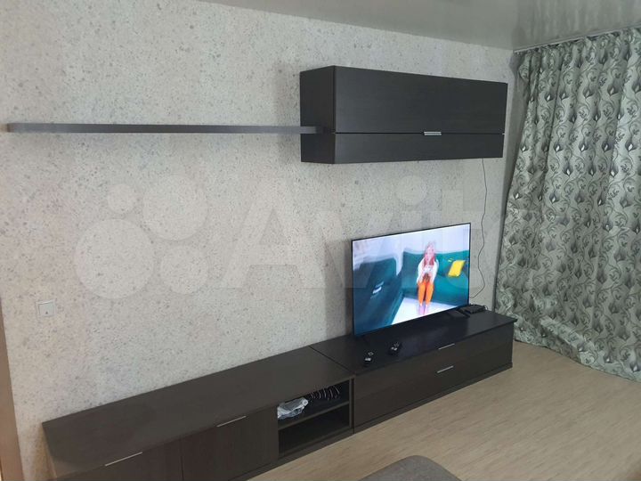 2-к. квартира, 55 м², 1/9 эт.