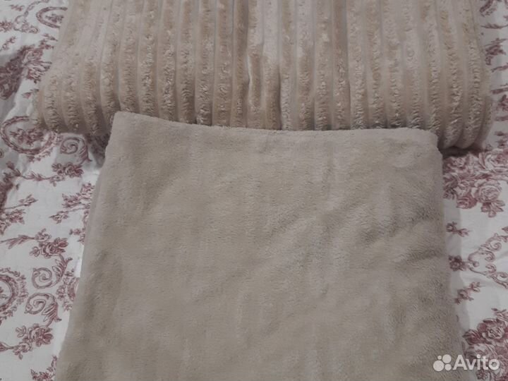 Пледы и покрывало бу