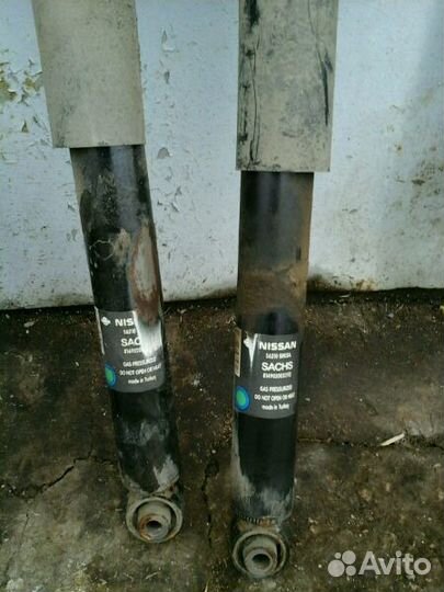 Амортизаторы Ниссан-Кашкай продаю
