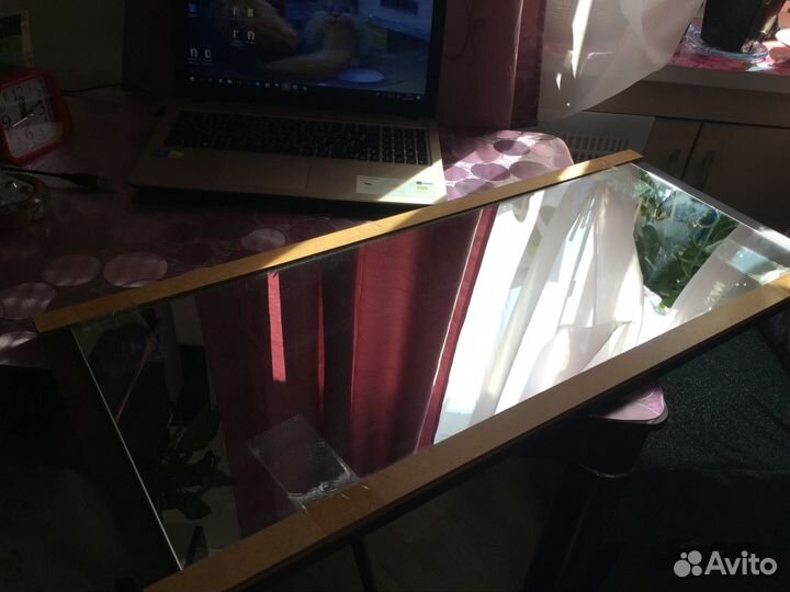 Вешалка с зеркалом и полкой для шляп