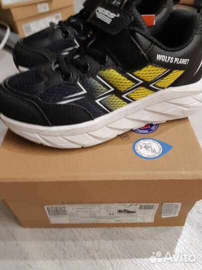 Кроссовки детские Fesse новые