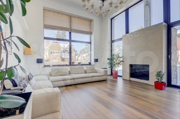 Дом 369,8 м² на участке 13 сот.